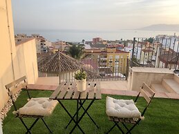 Rooms in Seafront Villa