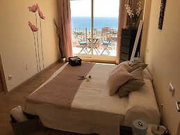 Rooms in Seafront Villa