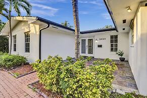 Casa Ria Luxury House w Private Pool Near Aventura Mall