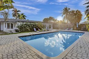 Casa Ria Luxury House w Private Pool Near Aventura Mall