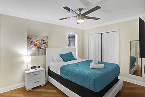 Casa Ria Luxury House w Private Pool Near Aventura Mall