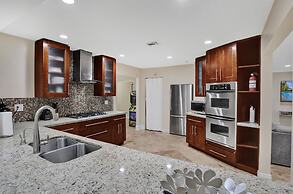 Casa Ria Luxury House w Private Pool Near Aventura Mall