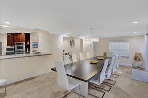 Casa Ria Luxury House w Private Pool Near Aventura Mall
