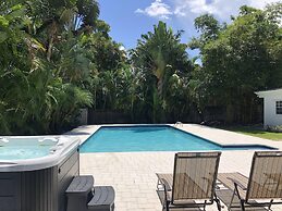 Casa Ria Luxury House w Private Pool Near Aventura Mall