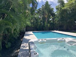 Casa Ria Luxury House w Private Pool Near Aventura Mall