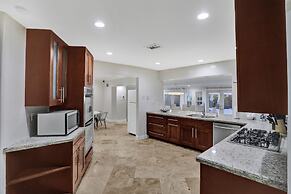 Casa Ria Luxury House w Private Pool Near Aventura Mall