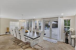 Casa Ria Luxury House w Private Pool Near Aventura Mall
