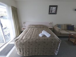 Castle Court Motel