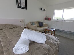 Castle Court Motel
