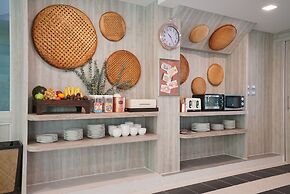 The Qube Fifty Hotel