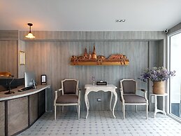 The Qube Fifty Hotel