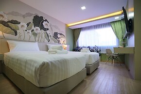 The Qube Fifty Hotel