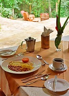 The Rainforest Geo Lodge