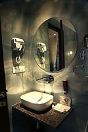 Hotel The Excellency