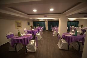 Hotel The Excellency