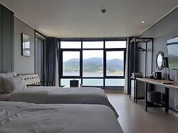 Tongyeong Bridge Hotel