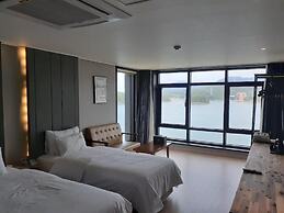 Tongyeong Bridge Hotel