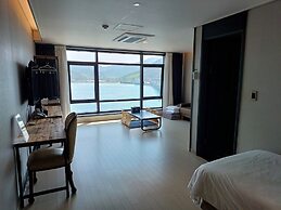 Tongyeong Bridge Hotel