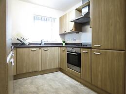 Tudors eSuites Park Central Townhouse Garden and Parking