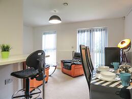 Tudors eSuites Park Central Townhouse Garden and Parking