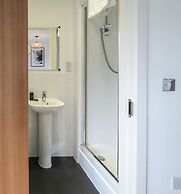 Tudors eSuites Park Central Townhouse Garden and Parking