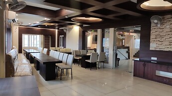 Hotel Maple Delite