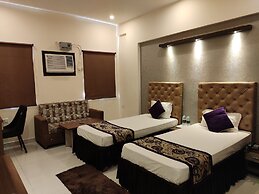Hotel Maple Delite