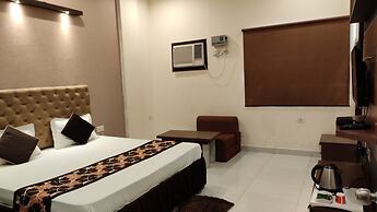 Hotel Maple Delite