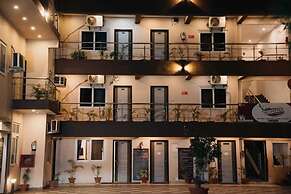 Hotel Maple Delite