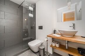 Nomad's Porto City & View