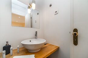 Nomad's Porto City & View