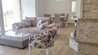 Hvar-Holiday Apartments