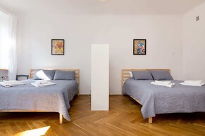 Royal Route Apartment for 10 people