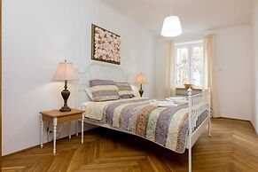 Royal Route Apartment for 10 people