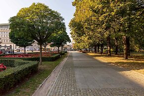 Royal Route Apartment for 10 people