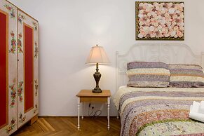 Royal Route Apartment for 10 people