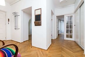 Royal Route Apartment for 10 people