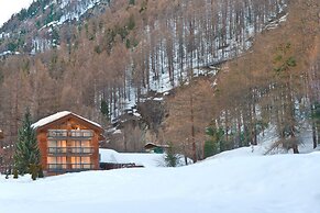 Chalet Altesse Serviced Apartments
