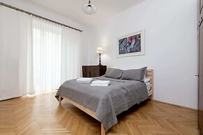 Powisle 2 - Bedroom Apartment