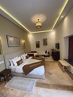 Riad NayaNour