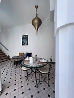 Riad NayaNour