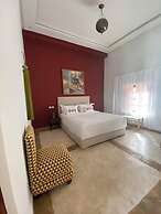 Riad NayaNour