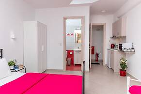 Naxos Diamond Studios Apartments