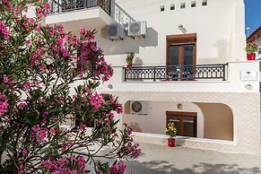 Naxos Diamond Studios Apartments