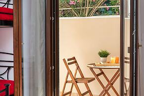 Naxos Diamond Studios Apartments