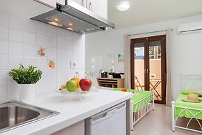 Naxos Diamond Studios Apartments