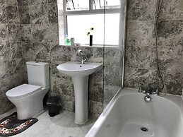 The Woodfarm Lodge - 3 Bedroom House