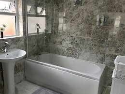 The Woodfarm Lodge - 3 Bedroom House