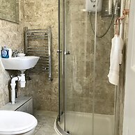 The Woodfarm Lodge - 3 Bedroom House