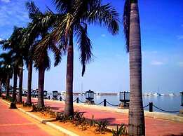 Birch Tower Harbour Escape Deluxe